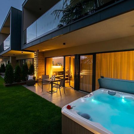 Haus Gregori Aparthotel Caldaro Exteriör bild