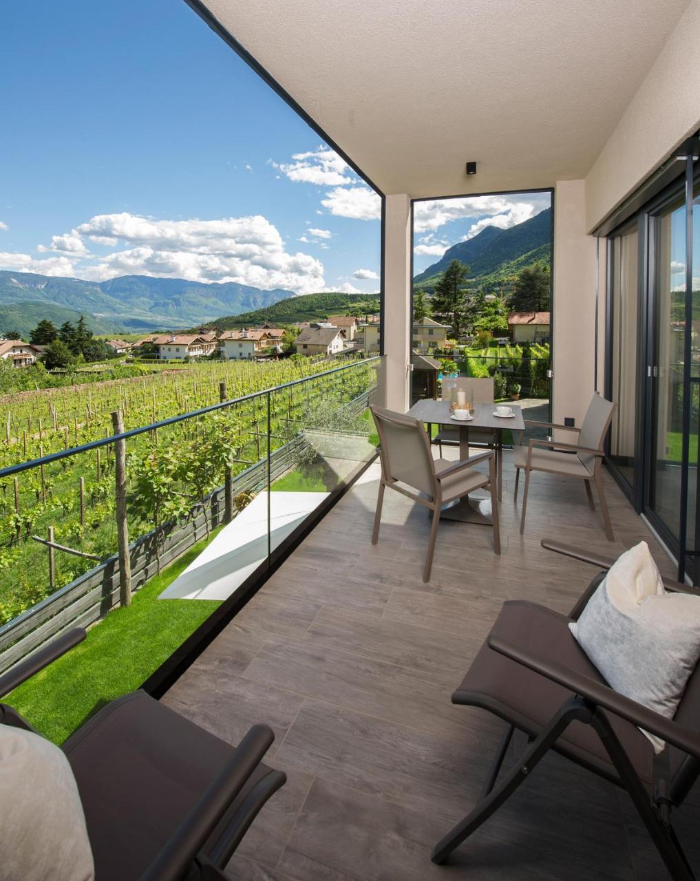 Haus Gregori Aparthotel Caldaro Exteriör bild