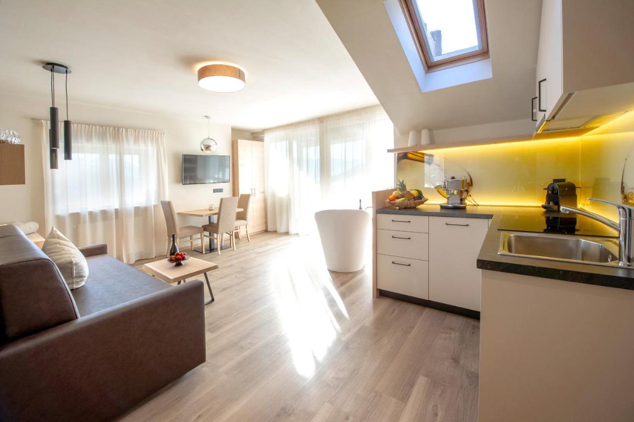 Haus Gregori Aparthotel Caldaro Exteriör bild