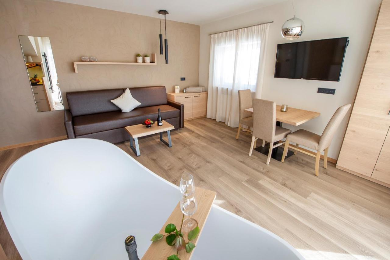 Haus Gregori Aparthotel Caldaro Exteriör bild