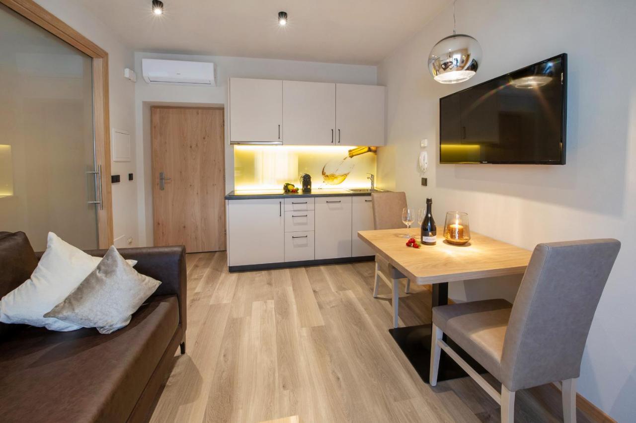 Haus Gregori Aparthotel Caldaro Exteriör bild